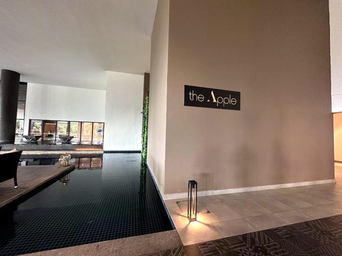 The Apple Premier Condo Three Bedroom In Melaka Exterior foto
